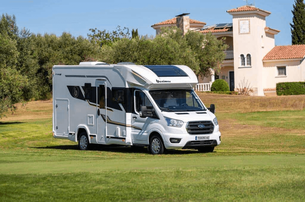 Benimar Tessoro 442 exterior