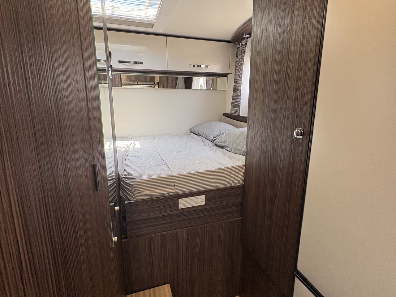 Benimar Tessoro 442 interior — 8