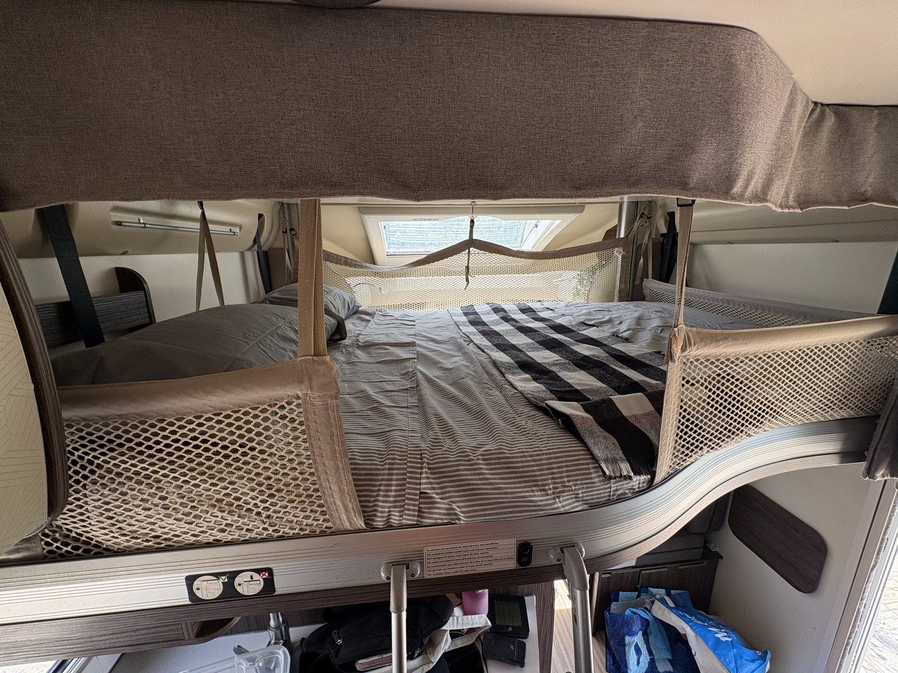Benimar Tessoro 442 interior — 9